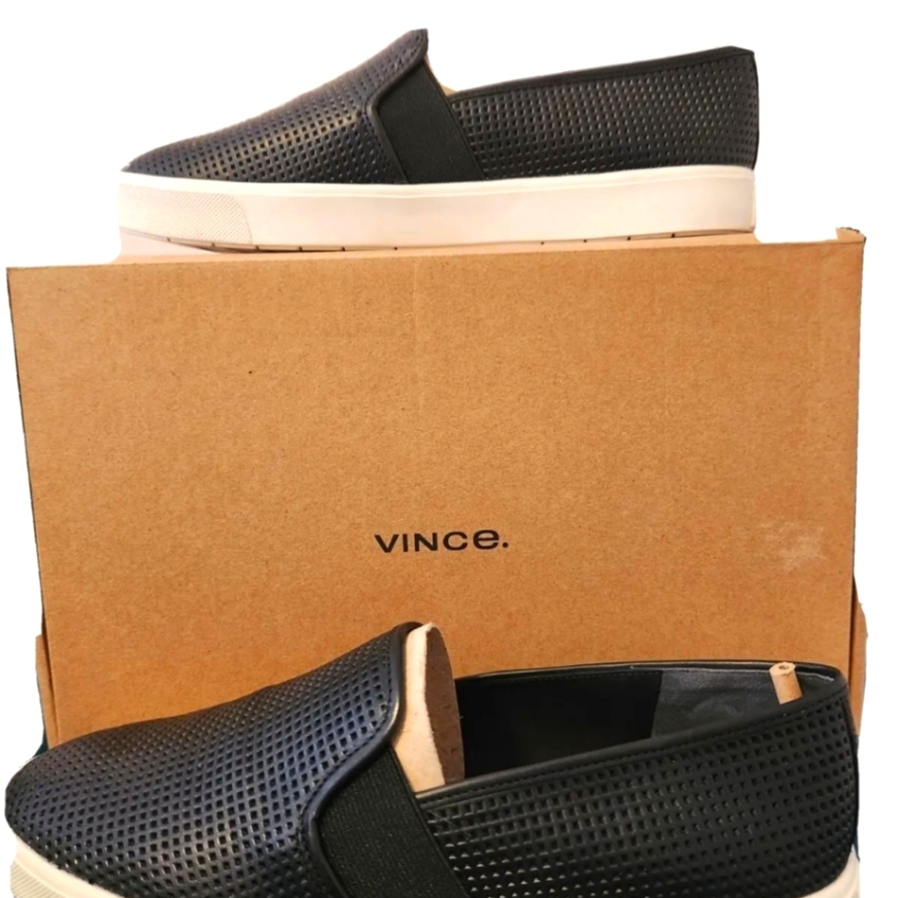 Vince Blair Women’s Shoes Black Slip-On Sneakers Perforated Leather Size 8M.